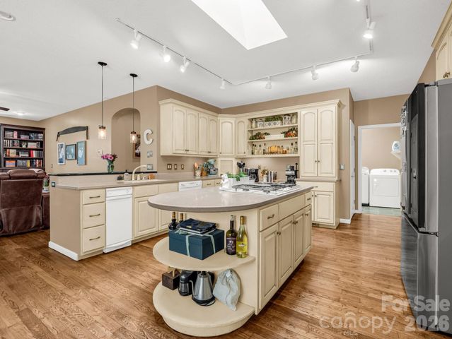 1424 Wolfpen Road, Old Fort, NC 28762