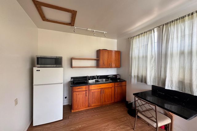 1320 Lanai Ave, Lanai City, HI 96763