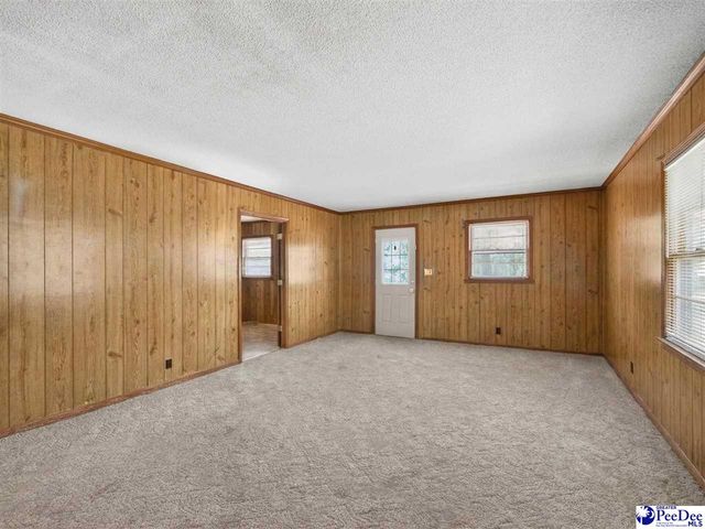 305 Wells St., Darlington, SC 29532