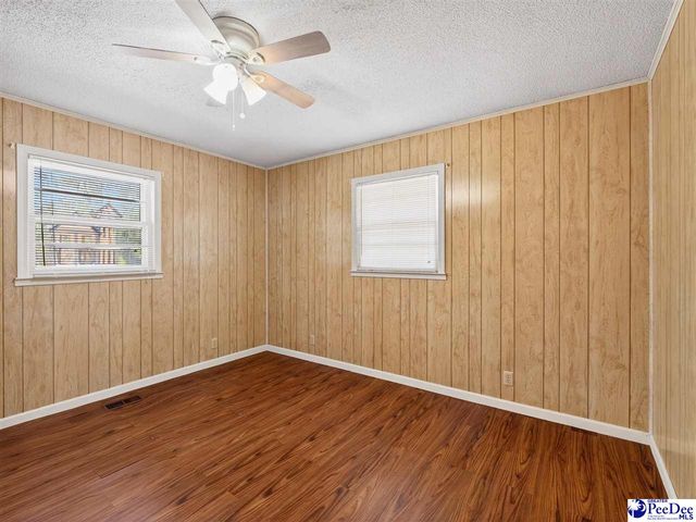 305 Wells St., Darlington, SC 29532