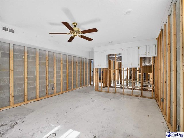 305 Wells St., Darlington, SC 29532