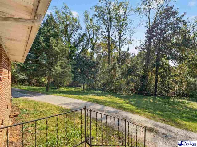 305 Wells St., Darlington, SC 29532