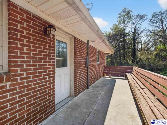 305 Wells St., Darlington, SC 29532