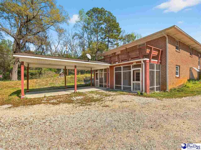 305 Wells St., Darlington, SC 29532