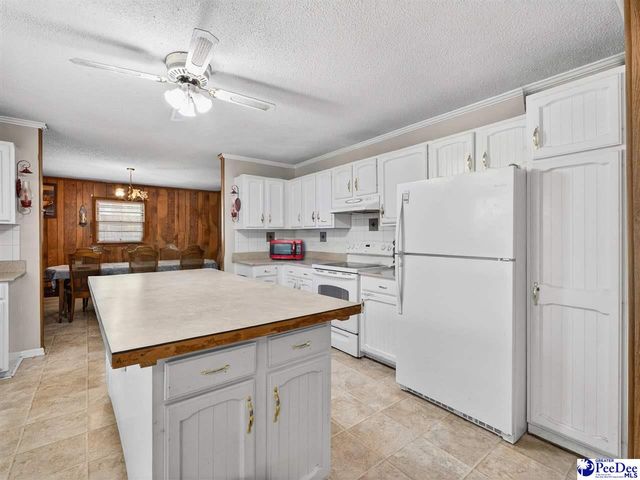 305 Wells St., Darlington, SC 29532