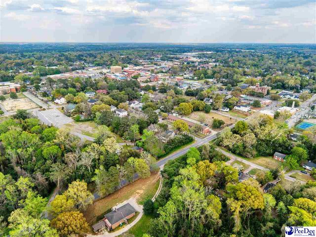 305 Wells St., Darlington, SC 29532