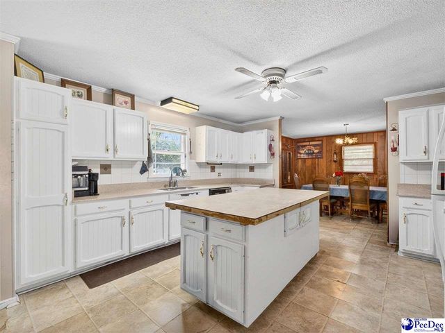 305 Wells St., Darlington, SC 29532