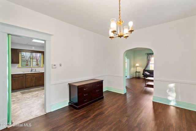 1057 Lexington Avenue, Schenectady, NY 12302