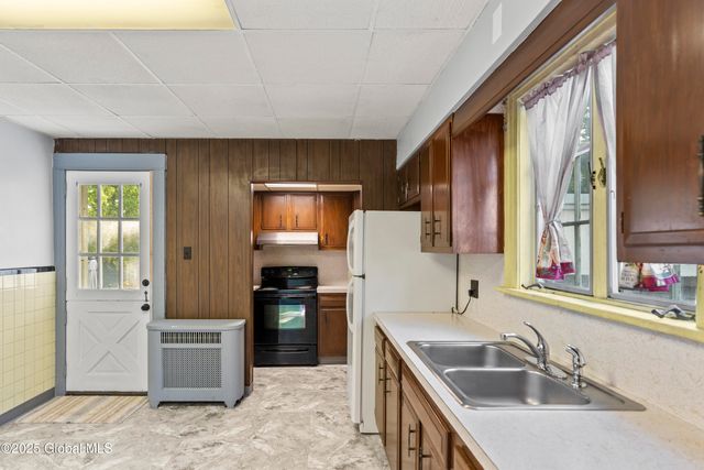 1057 Lexington Avenue, Schenectady, NY 12302