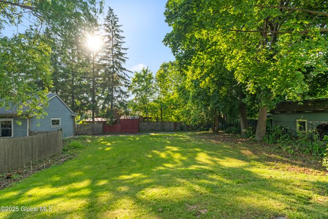 1057 Lexington Avenue, Schenectady, NY 12302