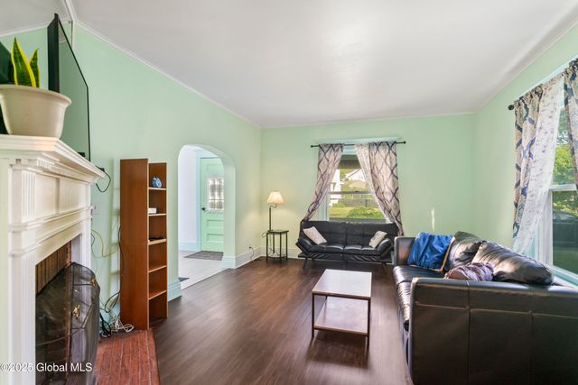 1057 Lexington Avenue, Schenectady, NY 12302