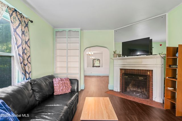 1057 Lexington Avenue, Schenectady, NY 12302