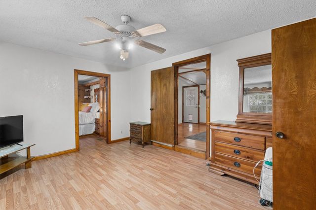 300 Corral LN, Liberty Hill, TX 78642
