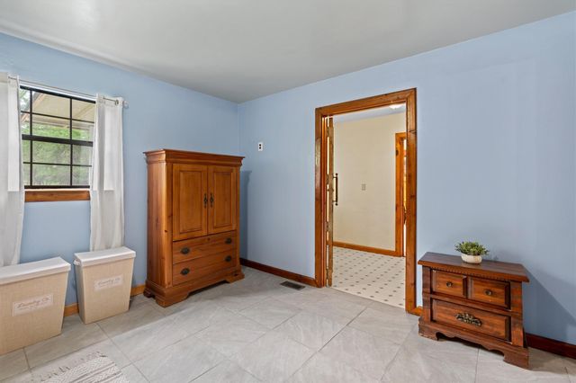 300 Corral LN, Liberty Hill, TX 78642