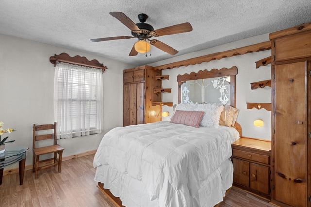 300 Corral LN, Liberty Hill, TX 78642