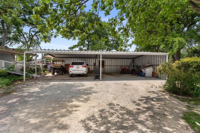 300 Corral LN, Liberty Hill, TX 78642