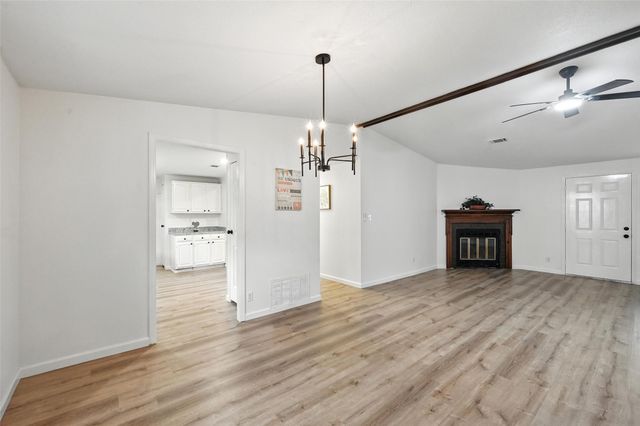 6 Covey Run Circle, Waxahachie, TX 75165