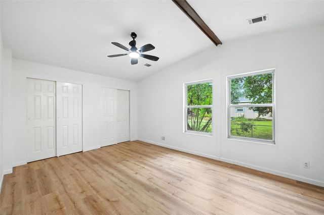 6 Covey Run Circle, Waxahachie, TX 75165