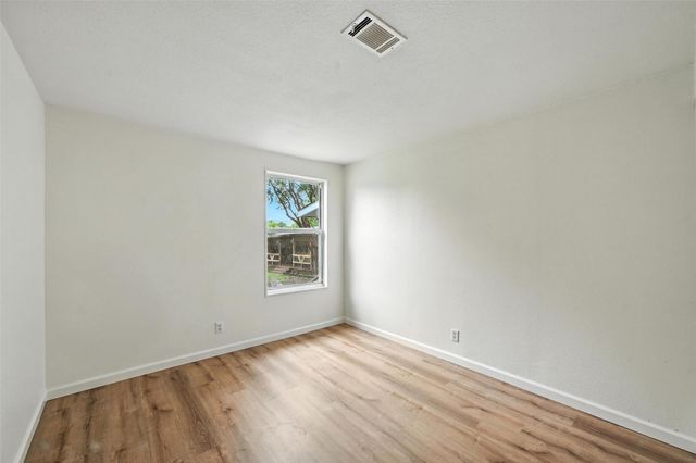 6 Covey Run Circle, Waxahachie, TX 75165
