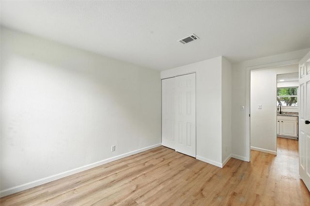 6 Covey Run Circle, Waxahachie, TX 75165