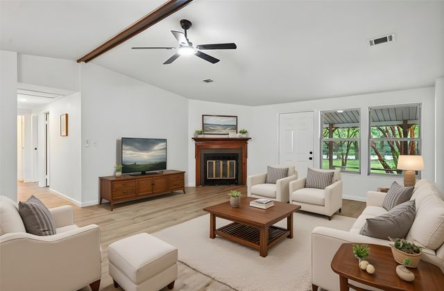 6 Covey Run Circle, Waxahachie, TX 75165