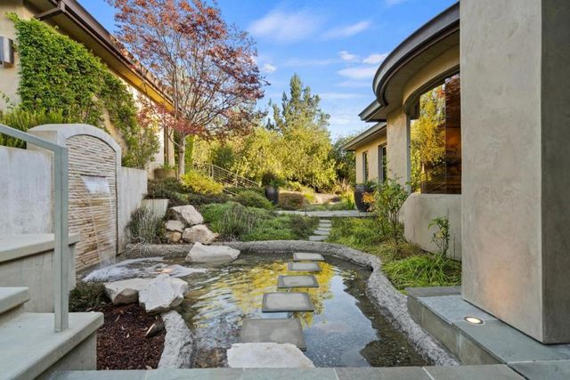 26140 Rancho Manuella Lane, Los Altos Hills, CA 94022