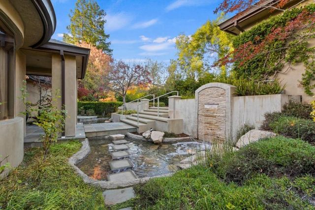 26140 Rancho Manuella Lane, Los Altos Hills, CA 94022