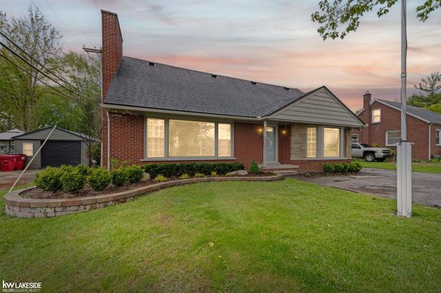 27080 S River Road, Harrison Twp, MI 48045