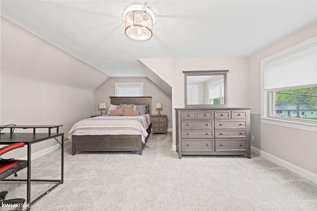 27080 S River Road, Harrison Twp, MI 48045