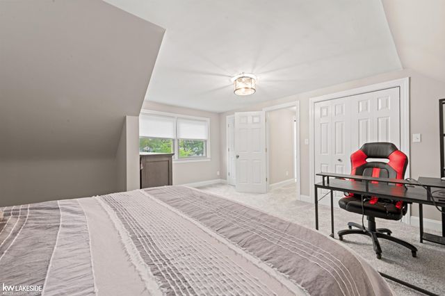 27080 S River Road, Harrison Twp, MI 48045
