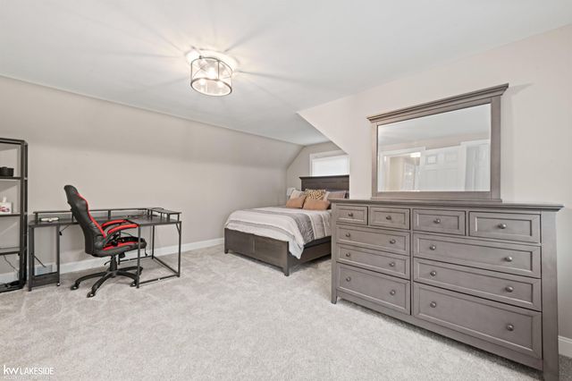 27080 S River Road, Harrison Twp, MI 48045