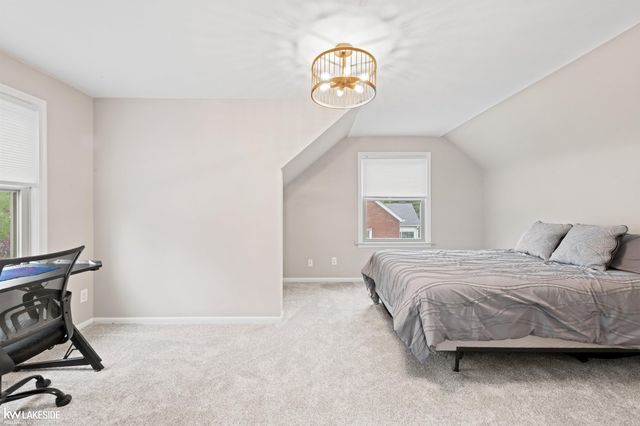 27080 S River Road, Harrison Twp, MI 48045