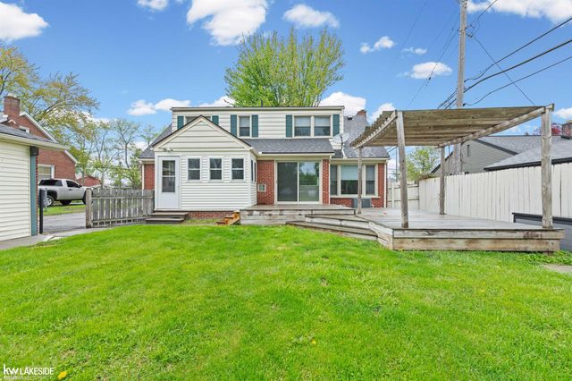27080 S River Road, Harrison Twp, MI 48045