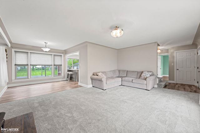 27080 S River Road, Harrison Twp, MI 48045