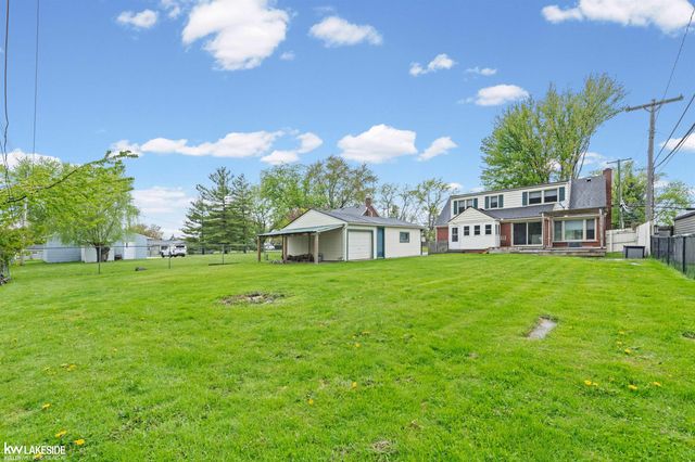 27080 S River Road, Harrison Twp, MI 48045