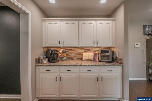 2589 21st St SE, Albany, OR 97322