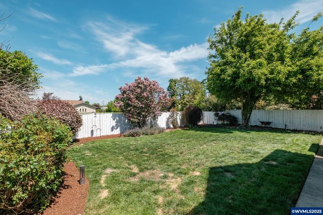 2589 21st St SE, Albany, OR 97322