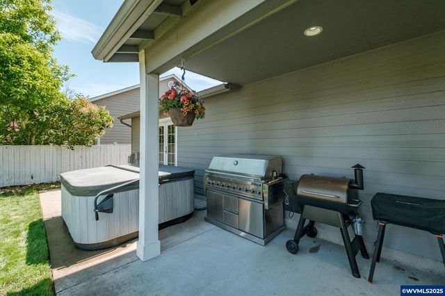 2589 21st St SE, Albany, OR 97322