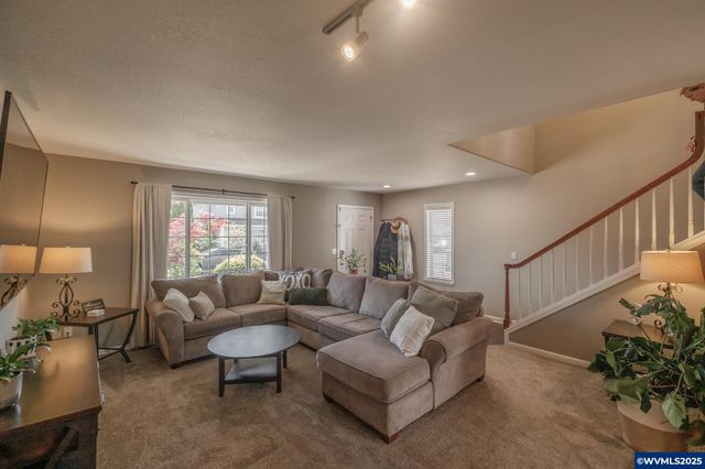 2589 21st St SE, Albany, OR 97322