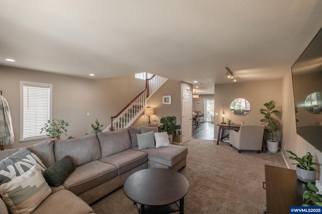2589 21st St SE, Albany, OR 97322
