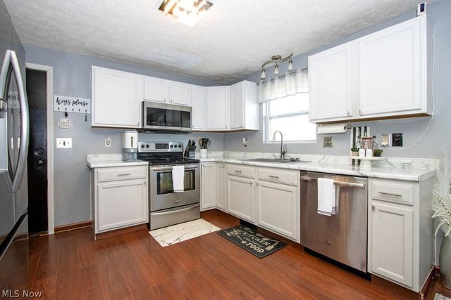 702 township rd 462, Sullivan, OH 44880