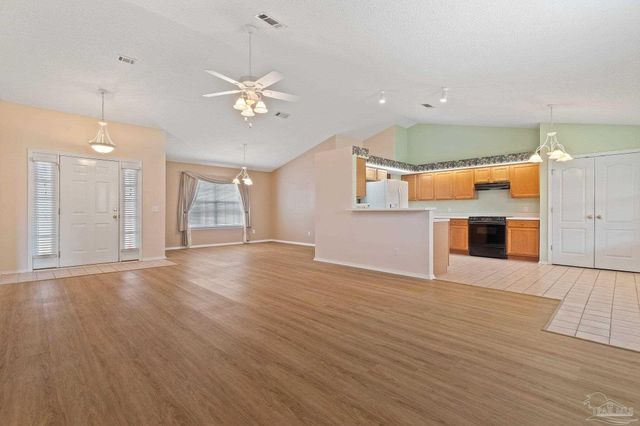 1204 Bartram Ln, Pensacola, FL 32507