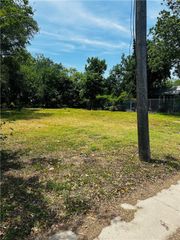 1929 Comanche St, Corpus Christi, TX 78408