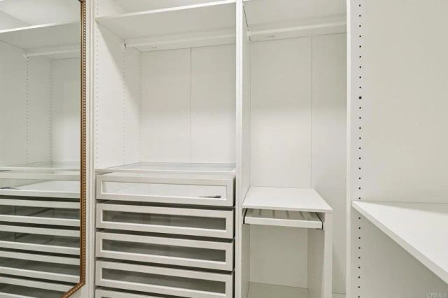 8262 Gilman Drive 1, La Jolla, CA 92037