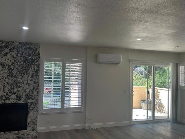 8262 Gilman Drive 1, La Jolla, CA 92037