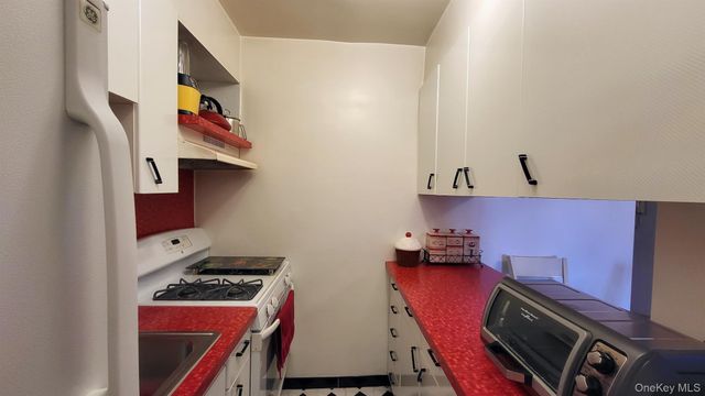 61 Oliver Street 5B, Brooklyn, NY 11209