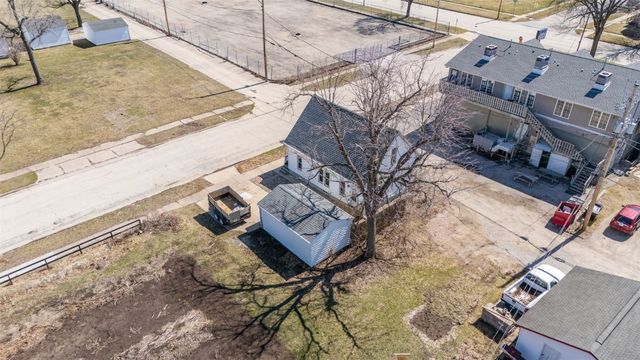 718 4th Street NW, Cedar Rapids, IA 52405