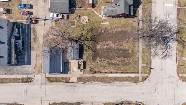 718 4th Street NW, Cedar Rapids, IA 52405