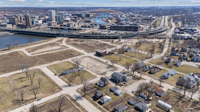 718 4th Street NW, Cedar Rapids, IA 52405