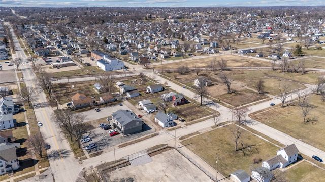 718 4th Street NW, Cedar Rapids, IA 52405